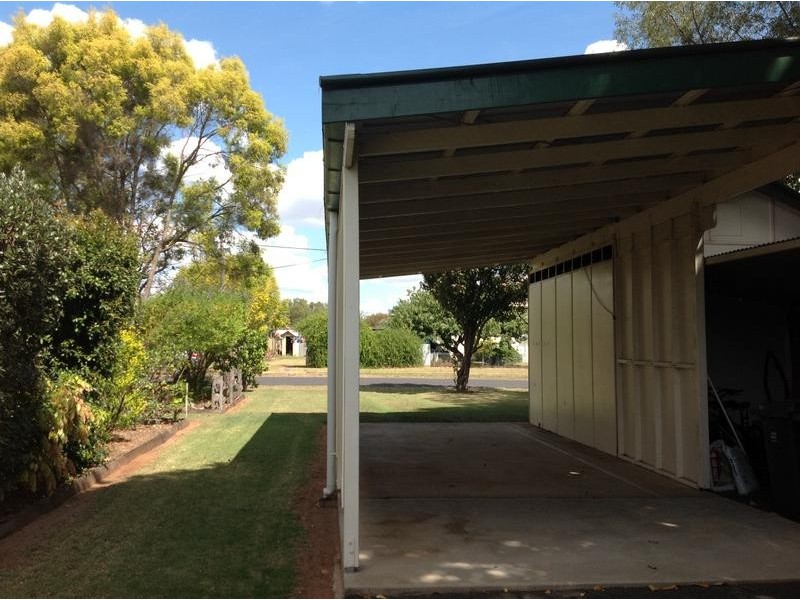 1 Barber Street, Chinchilla QLD 4413