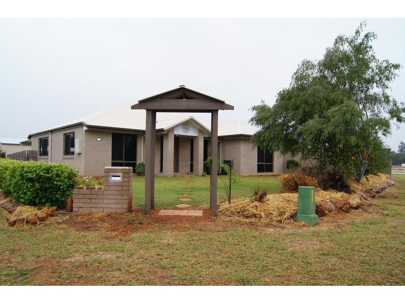 2 Skewis Street, Chinchilla QLD 4413