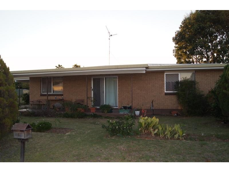 8 Atkins Street, Chinchilla QLD 4413