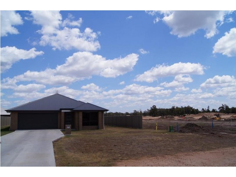 31 Racecourse Road, Miles QLD 4415