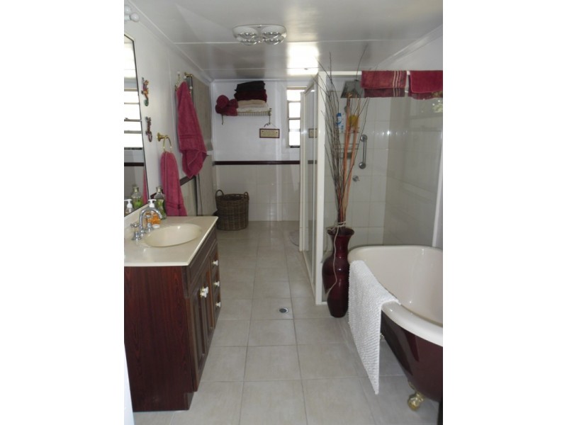 36 HEENEY, Chinchilla QLD 4413