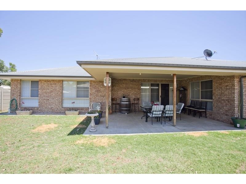 9 Sommerfeld Crescent, Chinchilla QLD 4413
