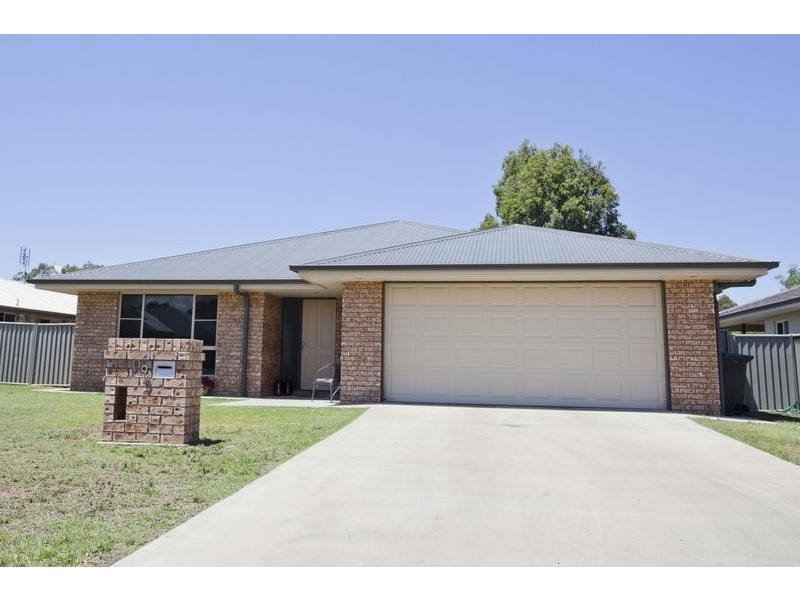 9 Sommerfeld Crescent, Chinchilla QLD 4413