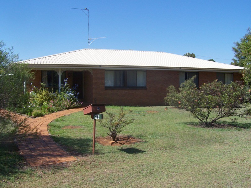 32 BARBER STREET, Chinchilla QLD 4413