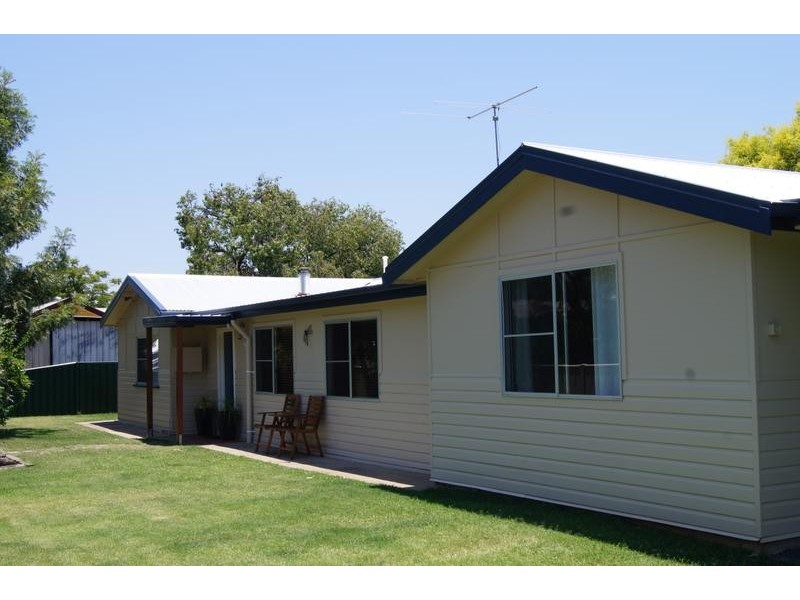 9 Fraser Street, Chinchilla QLD 4413