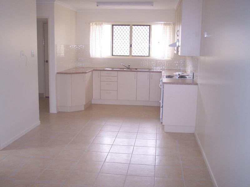 2/1a Leichhardt Street, Chinchilla QLD 4413