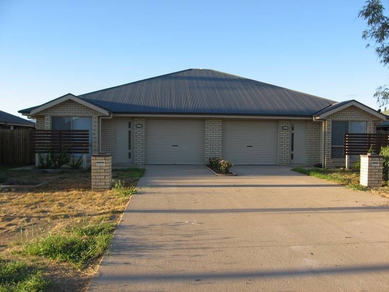 2/105 Zeller Street, Chinchilla QLD 4413