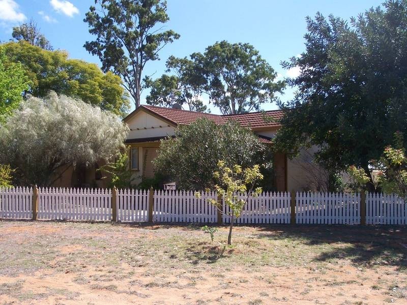 25 Glasson, Chinchilla QLD 4413