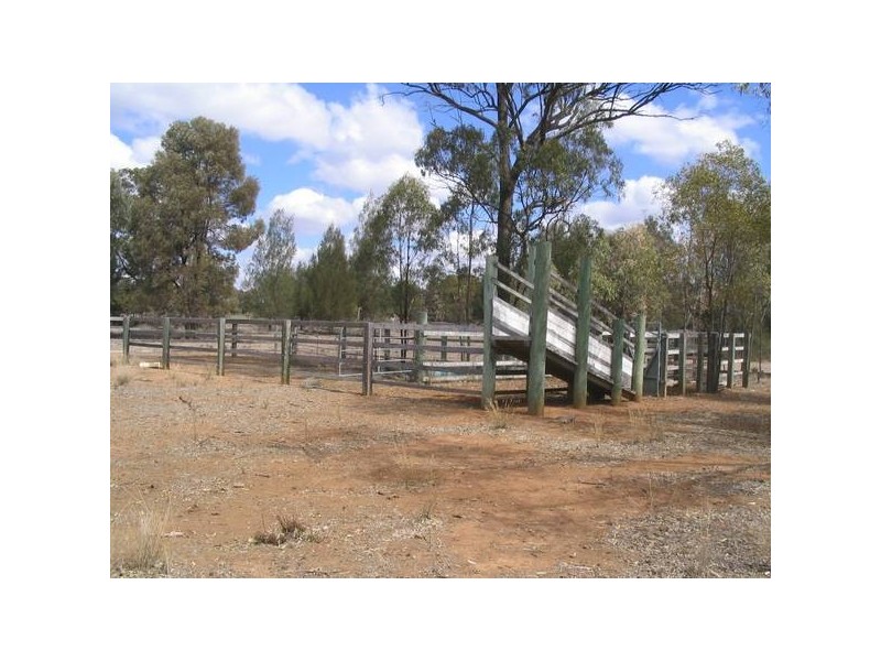 4 Red Hill Road, Chinchilla QLD 4413