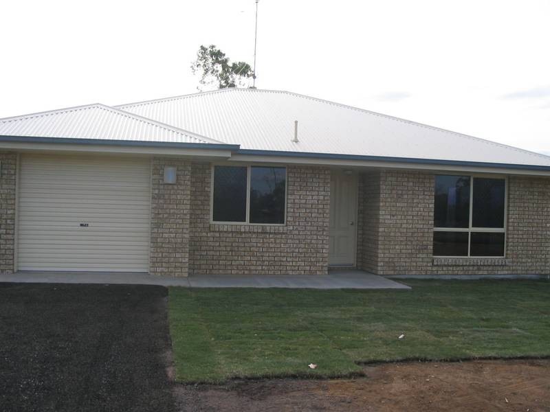 2/111 Zeller Street, Chinchilla QLD 4413