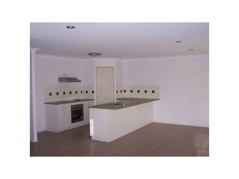 11 5 Luscombe Street, Chinchilla QLD 4413