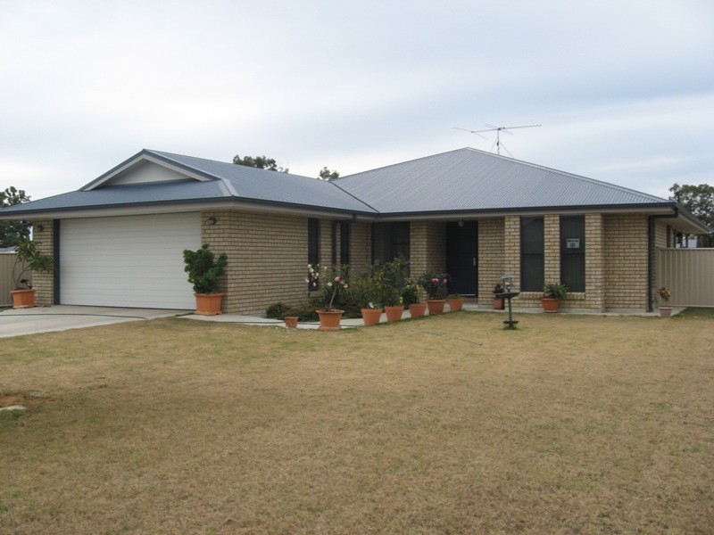 4 Sommerfeld Crs, Chinchilla QLD 4413