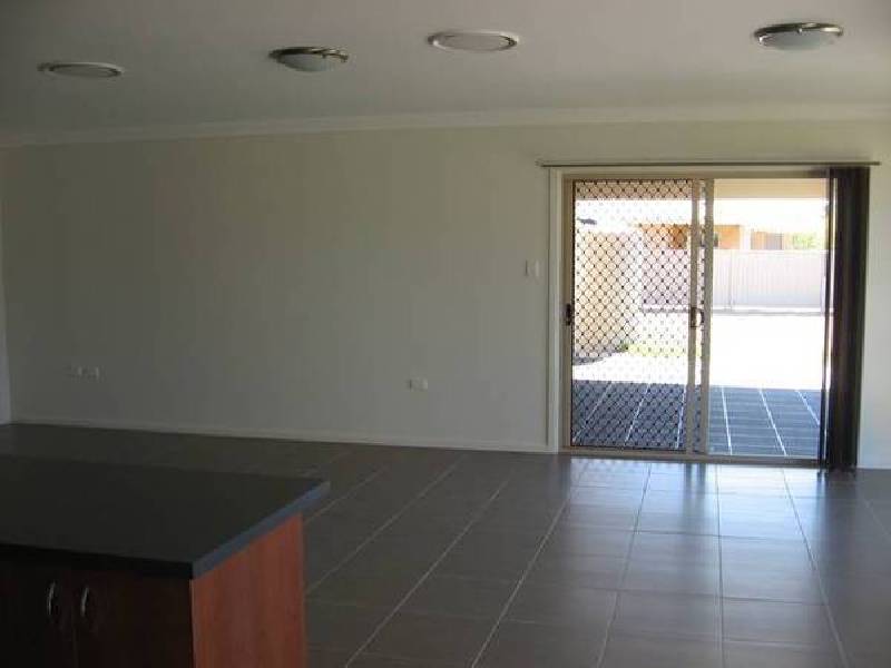 8 Sommerfeld Crs, Chinchilla QLD 4413