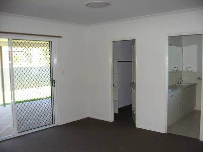 11 Sommerfeld Crescent, Chinchilla QLD 4413