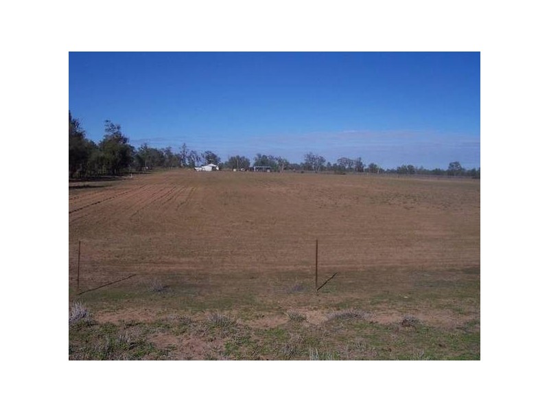 1 Dahlers, Chinchilla QLD 4413