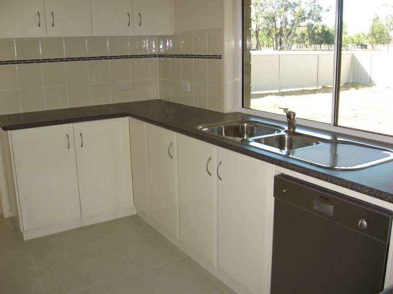 34 Sommerfeld Crescent, Chinchilla QLD 4413