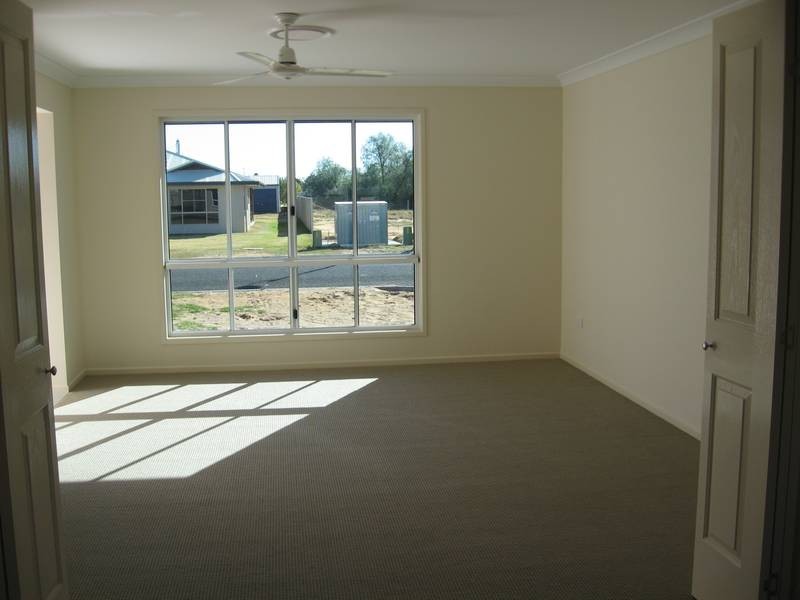 34 Sommerfeld Crescent, Chinchilla QLD 4413