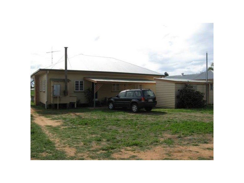 16 Wambo, Chinchilla QLD 4413