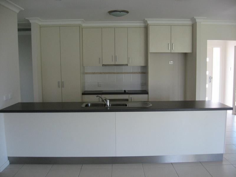 11 Sommerfeld Crs, Chinchilla QLD 4413