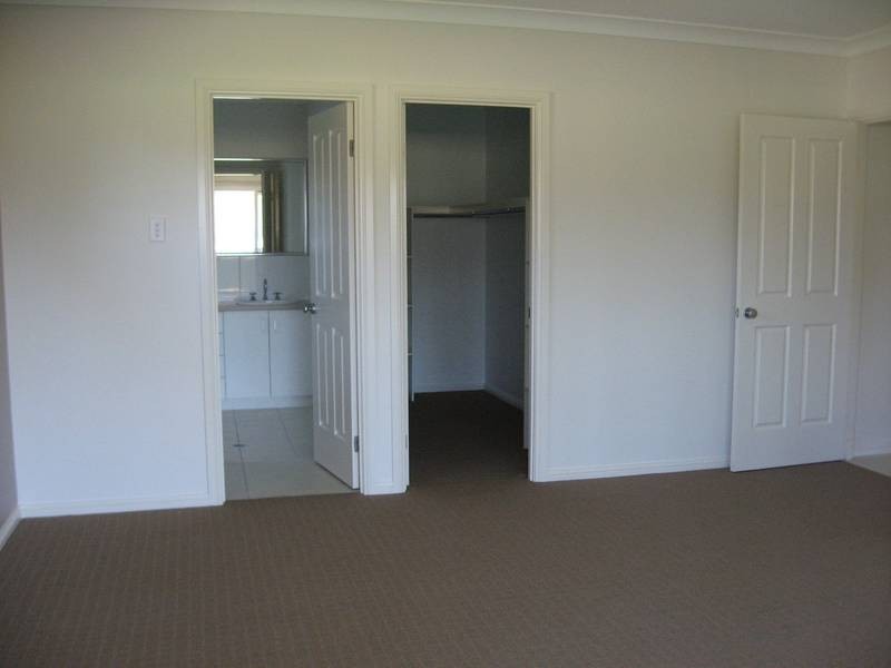 11 Sommerfeld Crs, Chinchilla QLD 4413