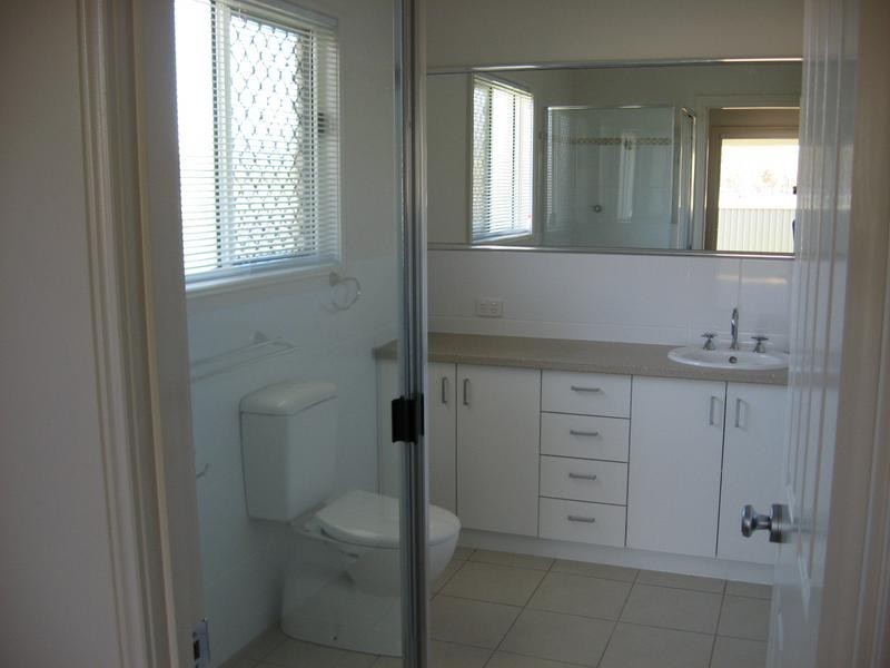 11 Sommerfeld Crs, Chinchilla QLD 4413