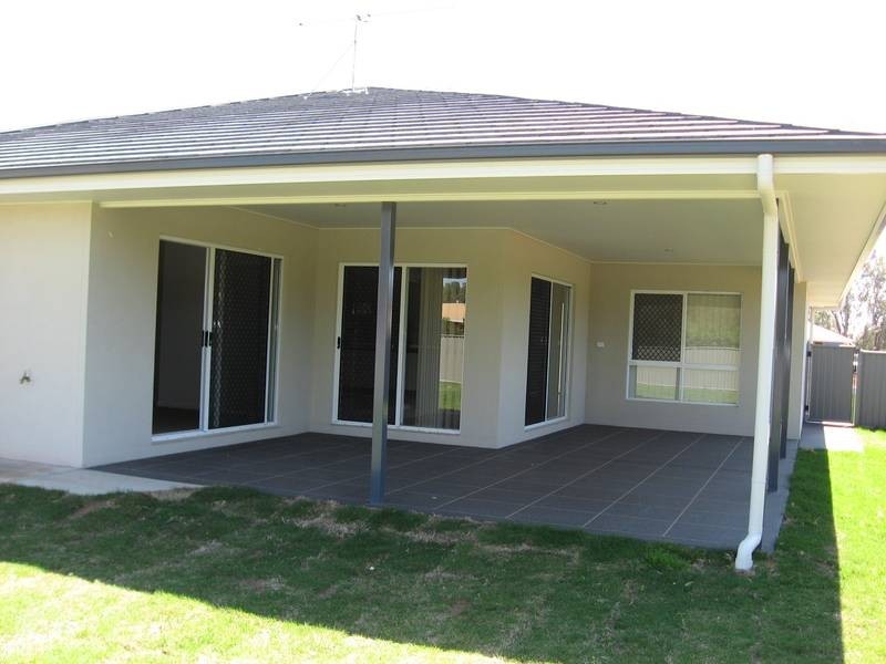 11 Sommerfeld Crs, Chinchilla QLD 4413