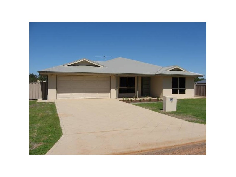 60 Sommerfeld Crs, Chinchilla QLD 4413