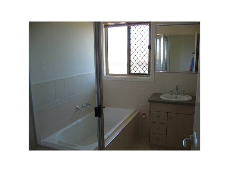 60 Sommerfeld Crs, Chinchilla QLD 4413