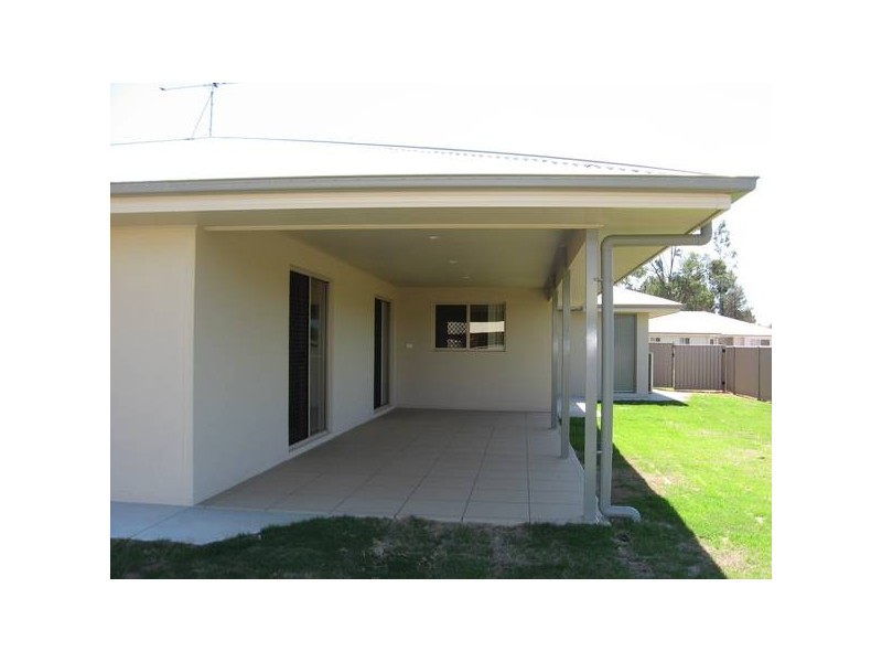 60 Sommerfeld Crs, Chinchilla QLD 4413