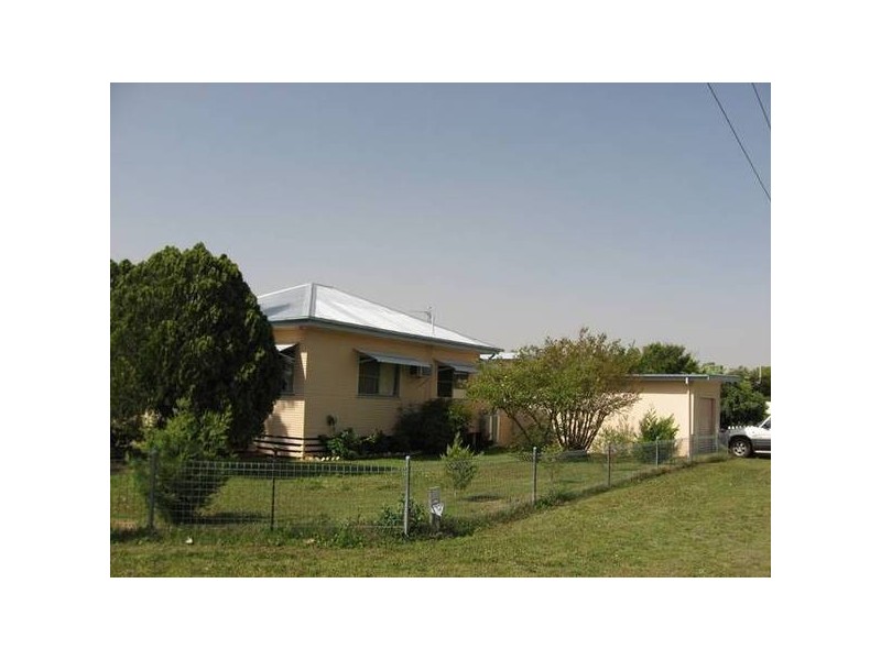 11 Evans Street, Chinchilla QLD 4413