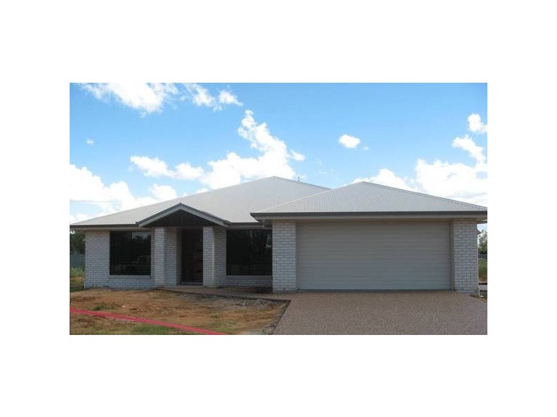 54 Sommerfeld Crescent, Chinchilla QLD 4413