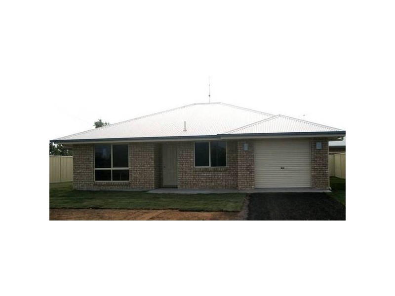 1 & 2 Zeller St, Chinchilla QLD 4413