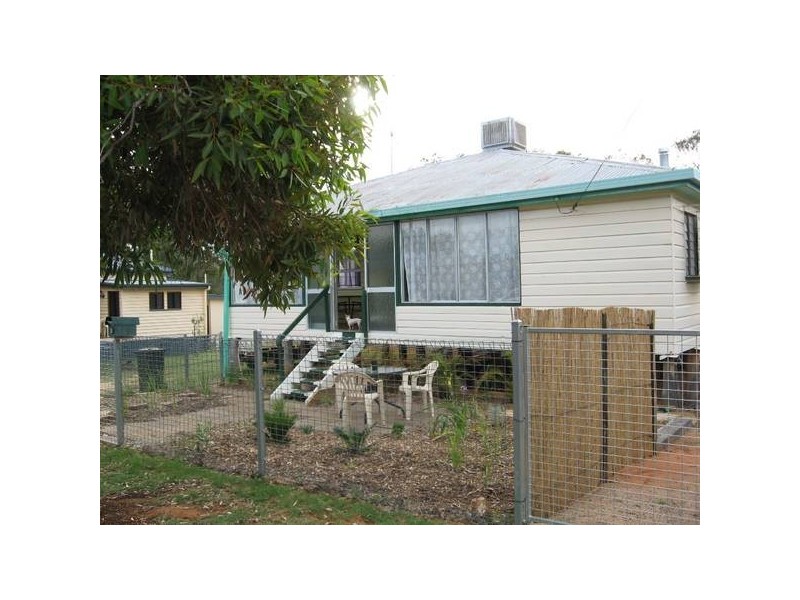 31 Helena, Chinchilla QLD 4413