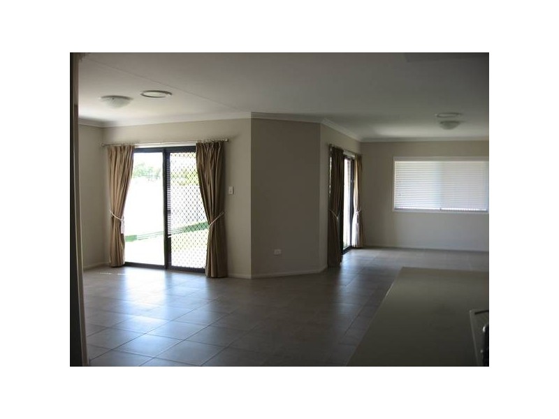 19/27 Sommerfeld Crs, Chinchilla QLD 4413