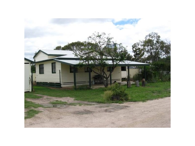 816 Mcintyre, Brigalow QLD 4412