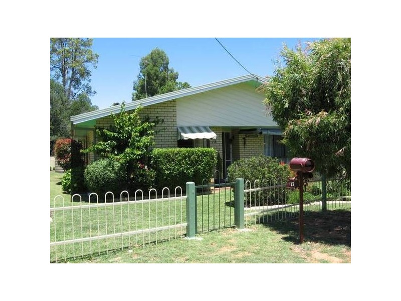 13 Warren, Chinchilla QLD 4413