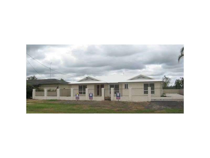 100 Zeller, Chinchilla QLD 4413