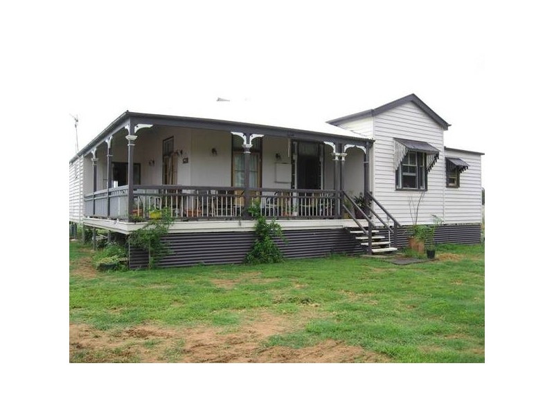183 Burnt Bridge Road, Chinchilla QLD 4413