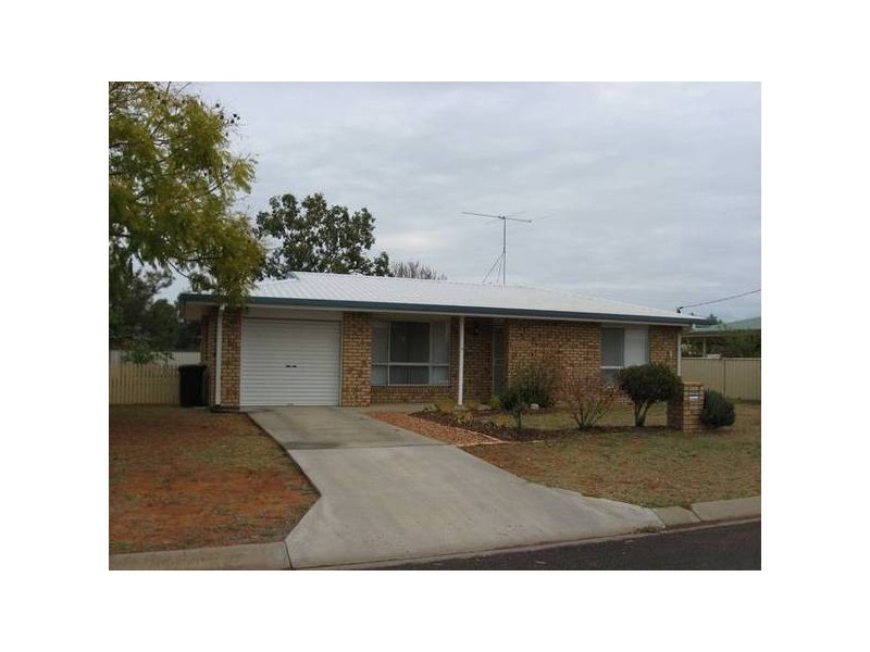 16 McIntyre, Chinchilla QLD 4413