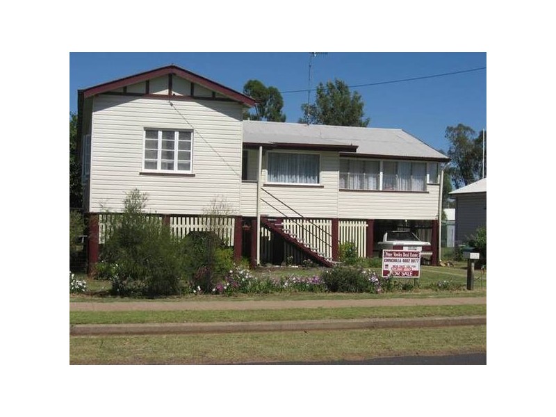 8 Dorney Street, Chinchilla QLD 4413