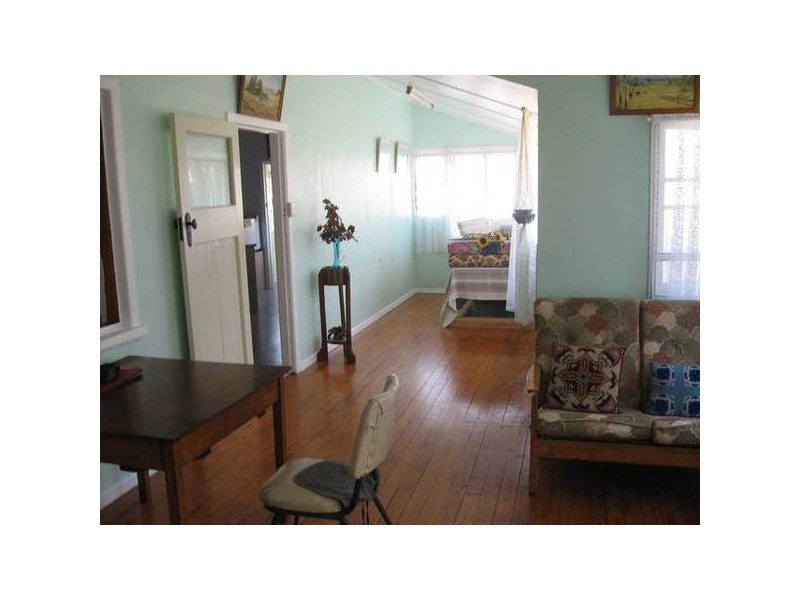 8 Dorney Street, Chinchilla QLD 4413