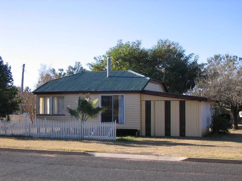 33 Russell, Chinchilla QLD 4413