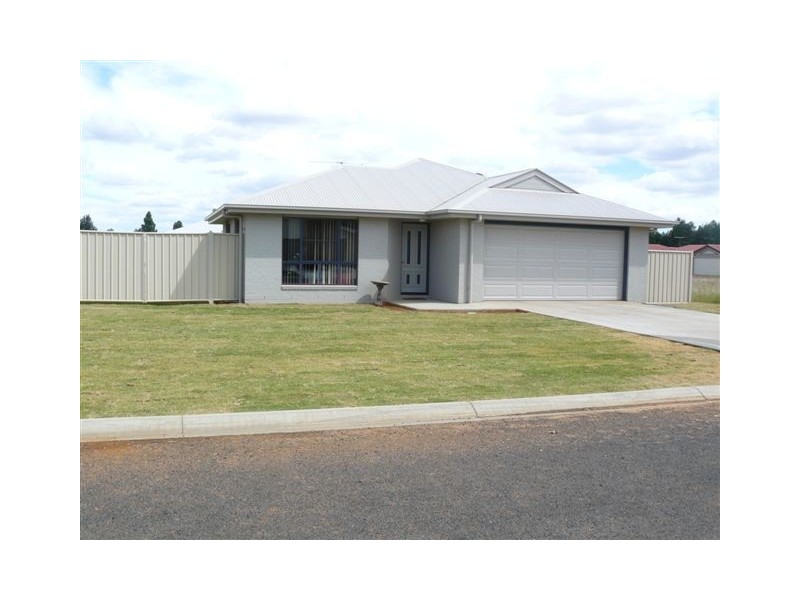 6 Cole Street, Chinchilla QLD 4413