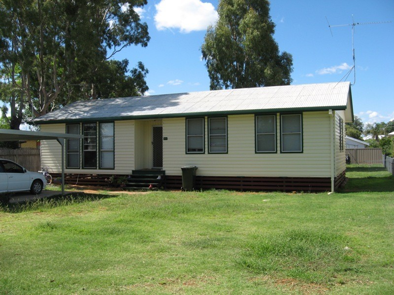 25 Barber Street, Chinchilla QLD 4413