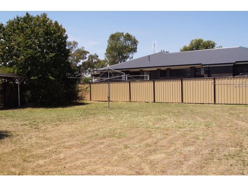 2/62 Park Street, Chinchilla QLD 4413