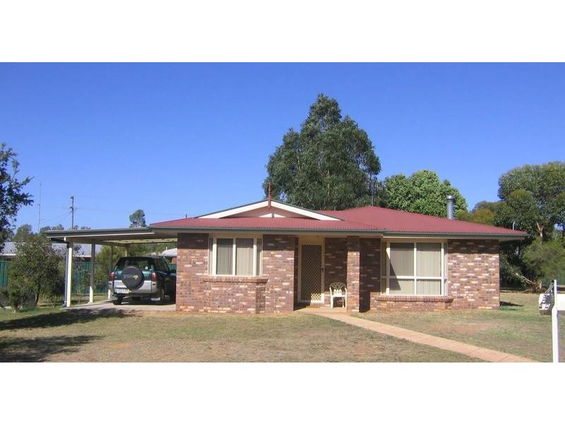 17 Beasley Street, Chinchilla QLD 4413