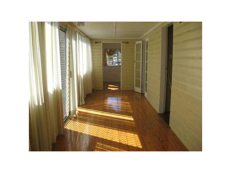 50 Railway, Chinchilla QLD 4413