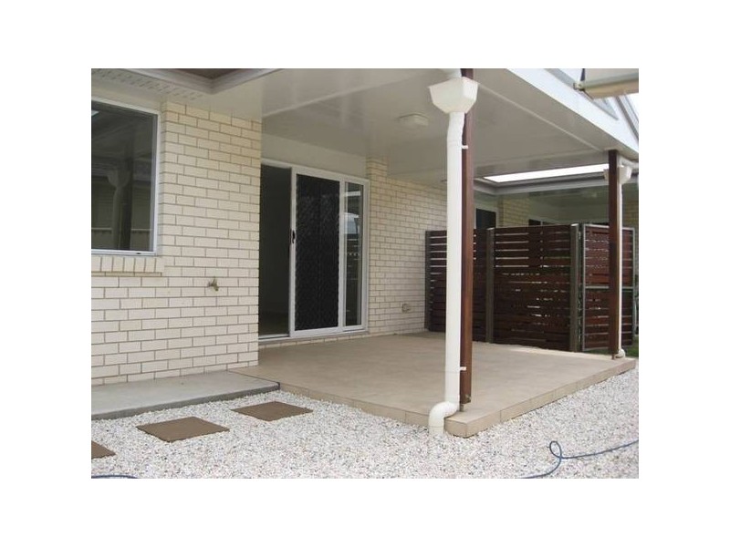 2/100 Zeller, Chinchilla QLD 4413