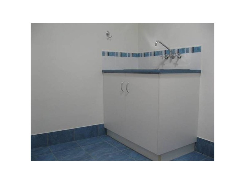 2/100 Zeller, Chinchilla QLD 4413