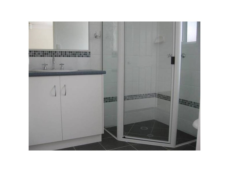 2/100 Zeller, Chinchilla QLD 4413